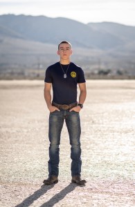 Senior portraits photoshoot Lucerne Valley California with Jake Shoots People