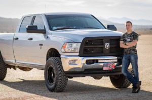 Senior portraits photoshoot Lucerne Valley California with Jake Shoots People