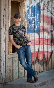 Senior portraits photoshoot Lucerne Valley California with Jake Shoots People