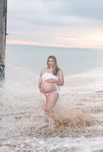 Maternity photoshoot Balboa beach California with Jake Shoots People
