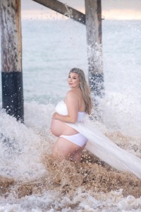 Maternity photoshoot Balboa beach California with Jake Shoots People