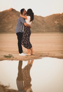 Maternity photoshoot Lucerne Valley California with Jake Shoots People