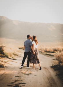 Maternity photoshoot Lucerne Valley California with Jake Shoots People