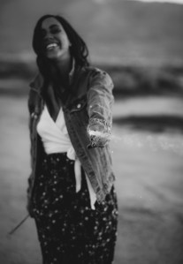 Maternity photoshoot Lucerne Valley California with Jake Shoots People