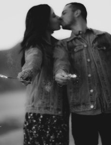 Maternity photoshoot Lucerne Valley California with Jake Shoots People