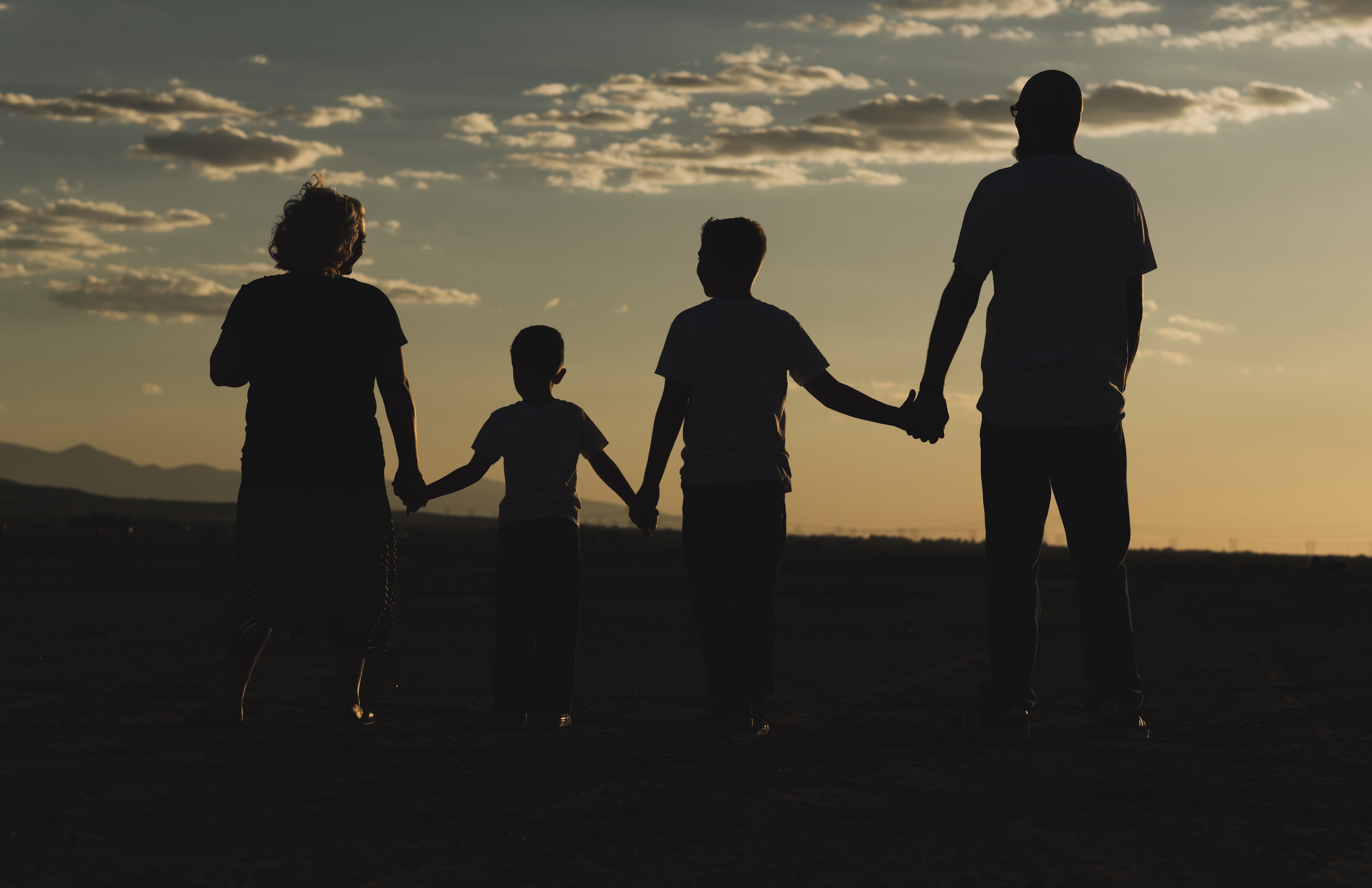 Family photoshoot Lucerne Valley California with Jake Shoots People