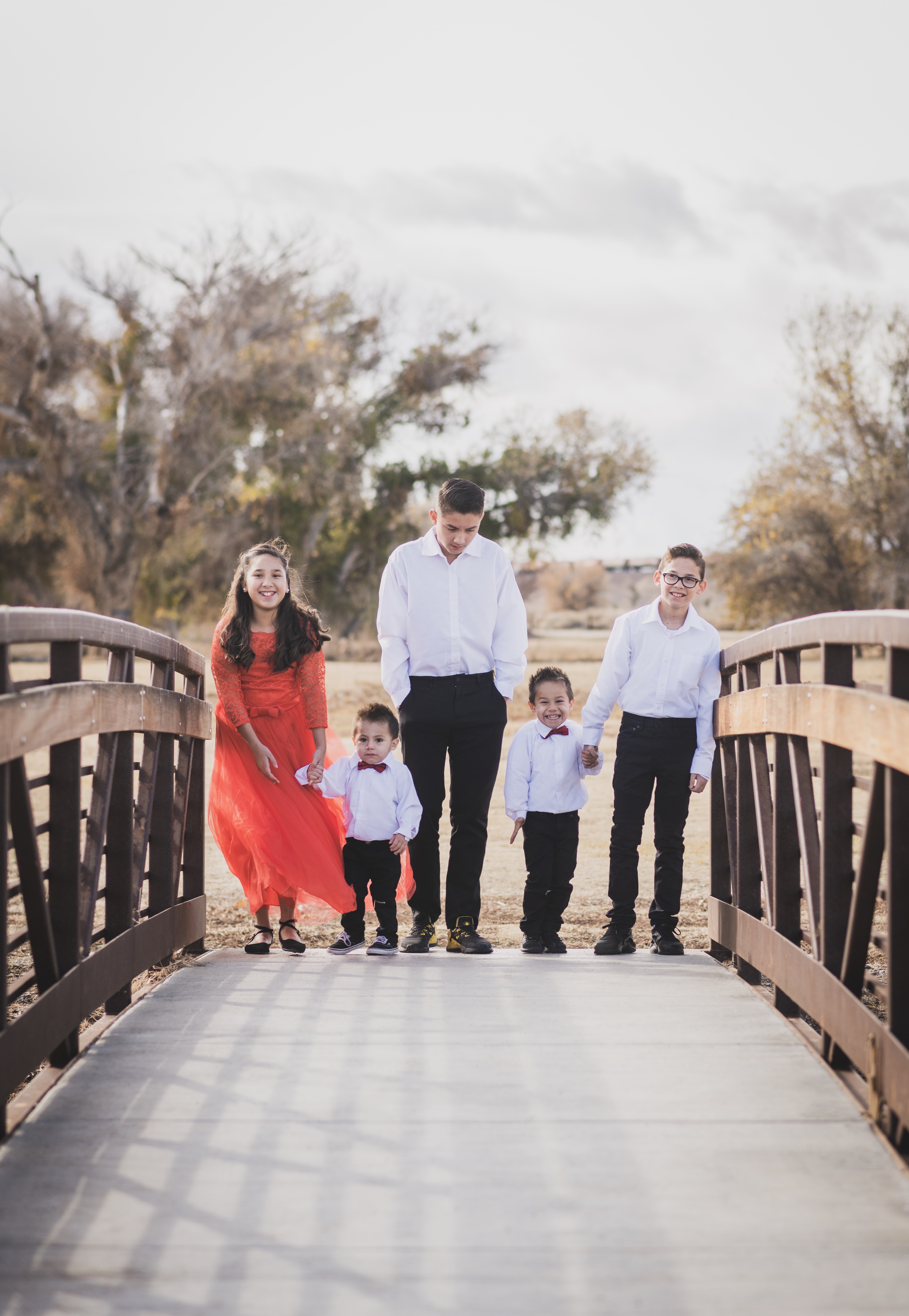 Mojave Narrows Park Family photoshoot Victorville California with Jake Shoots People