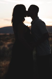 Maternity photoshoot Lucerne Valley California with Jake Shoots People